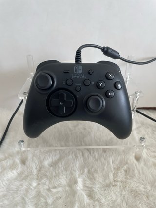 Nintendo Switch + mando oficial + 2 juegos