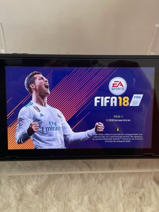 Nintendo Switch + mando oficial + 2 juegos