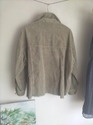 Chaqueta Zara Pana caqui.