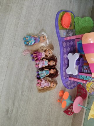 Casa de muñecas con accesorios