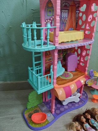 Casa de muñecas con accesorios