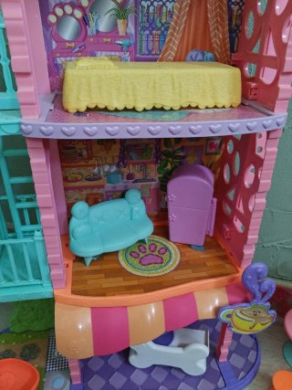 Casa de muñecas con accesorios