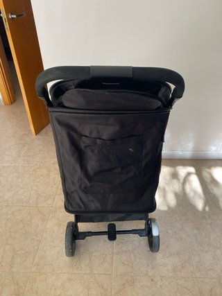 Carro de paseo negro