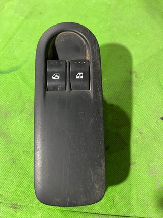 Botonera Elevalunas Renault Megane II