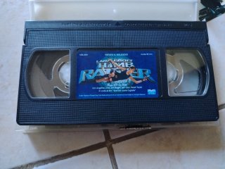 Poster Tomb Raider + VHS + Card