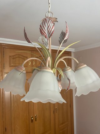 Lámpara colgante floral beige y rosa
