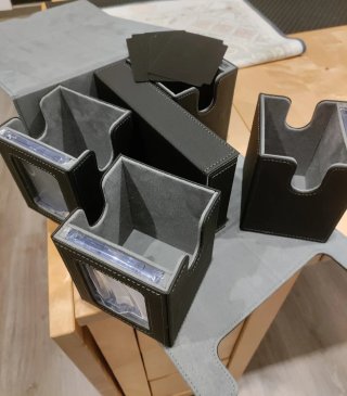 Deck Box MTG: Scatola per 4 mazzi di carte Magic