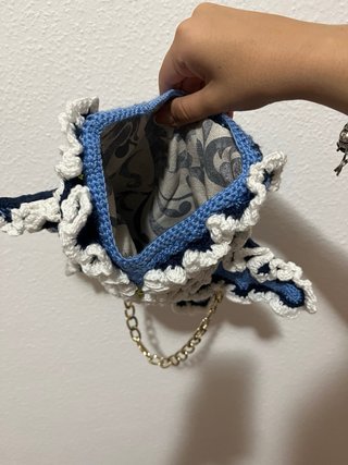 Bolso crochet flor azul y blanco