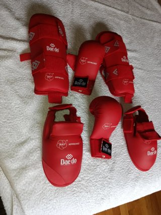 Protecciones Karate Daedo Rojo