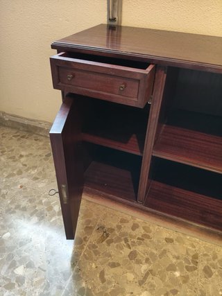 Mueble TV de madera marrón