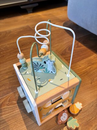 Cubo de actividades infantil