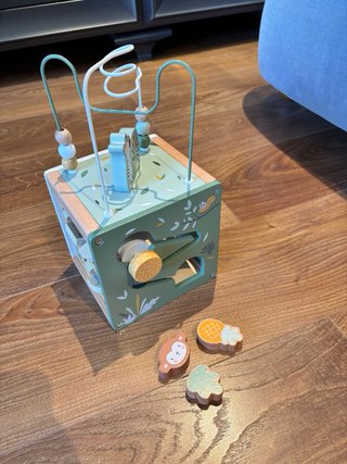 Cubo de actividades infantil