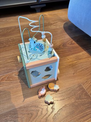 Cubo de actividades infantil
