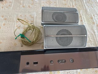 Barra de Sonido Philips HTL2160/12 y altavoces,2