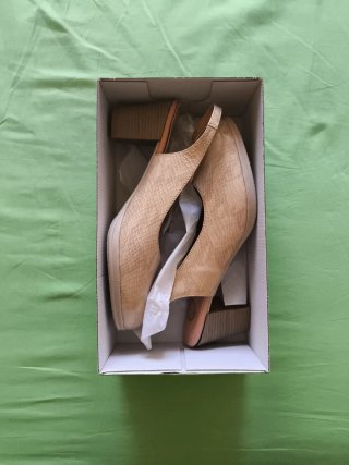 Zapatos a estrenar (31% Descuento)