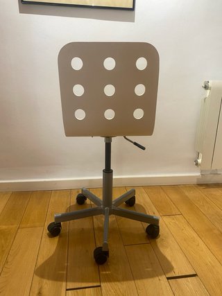 Silla giratoria Ikea blanca madera