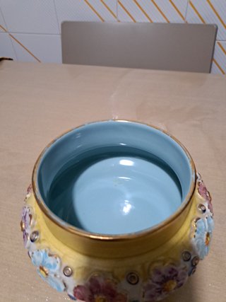 Ciotola in ceramica con coperchio