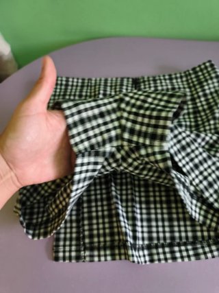 36. Bershka Falda pantalón cuadros blanco y negro