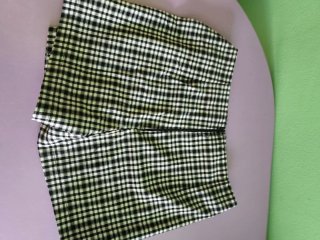 36. Bershka Falda pantalón cuadros blanco y negro