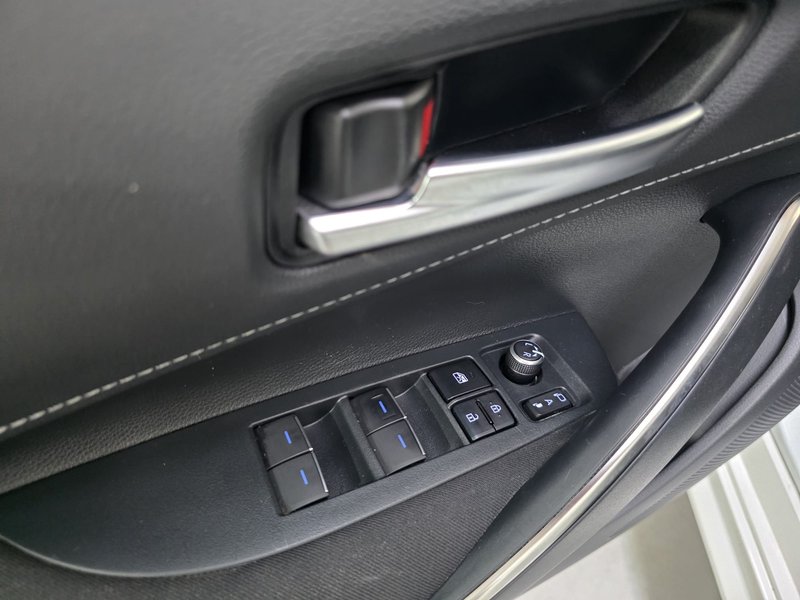 Toyota Auris 2023, foto 11