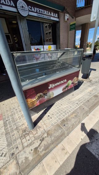 Expositor de helados Jijonenca
