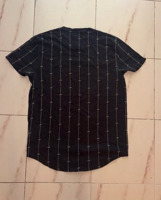 Camiseta Hollister Negra Estampada