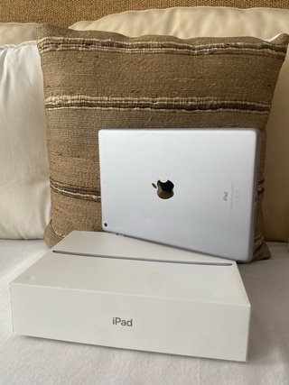 iPad 6ª Gen Wi-Fi 32GB Plata