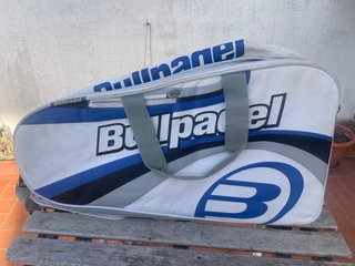 Paletero Bullpadel Pro Line