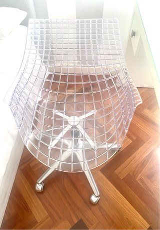 Escritorio blanco cristal y silla