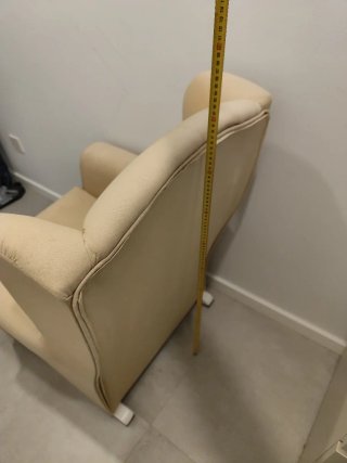 Mecedora beige de tela