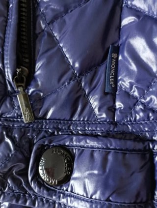 Abrigo" Moncler". Perfecto estado