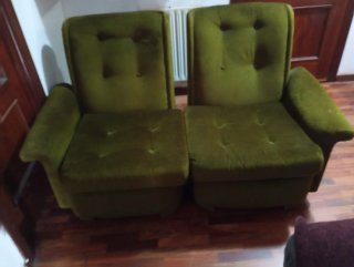 Sofá de 2 plazas verde