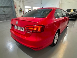 VOLKSWAGEN Jetta 1.4 TSI DSG Hybrid