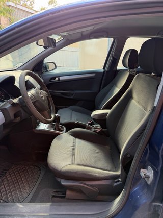 Opel Astra 2005 1.7 tdci 235000 km pegatina B