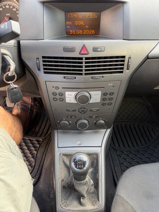 Opel Astra 2005 1.7 tdci 235000 km pegatina B