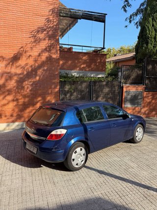 Opel Astra 2005 1.7 tdci 235000 km pegatina B