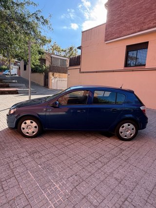 Opel Astra 2005 1.7 tdci 235000 km pegatina B