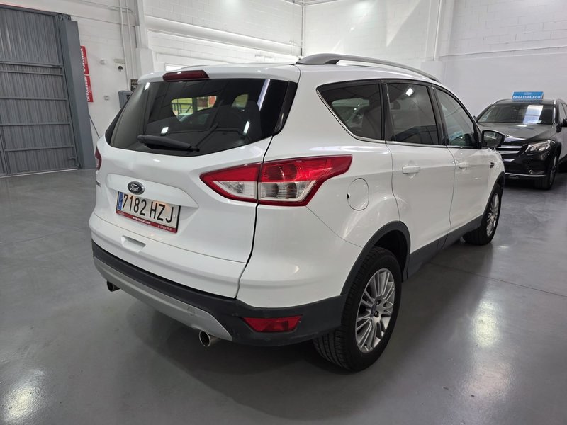 Ford Kuga 2.0 TDCi Titanium 4x4 Powershift (2014) 2014, foto 6