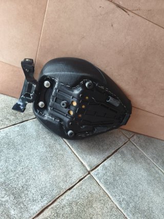 Asiento delantero HONDA Revel 250