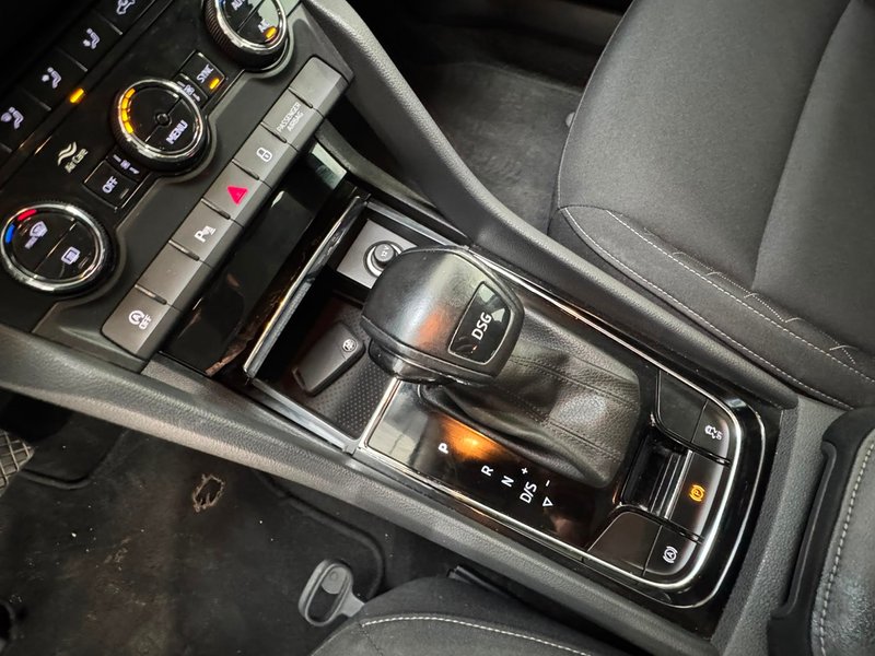 Škoda Karoq 2021, foto 16