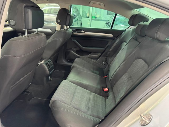 VOLKSWAGEN Passat Executive 1.6 TDI 88kW 120CV DSG