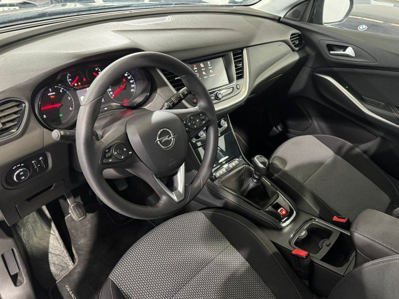 Opel Grandland X 2018, foto 4