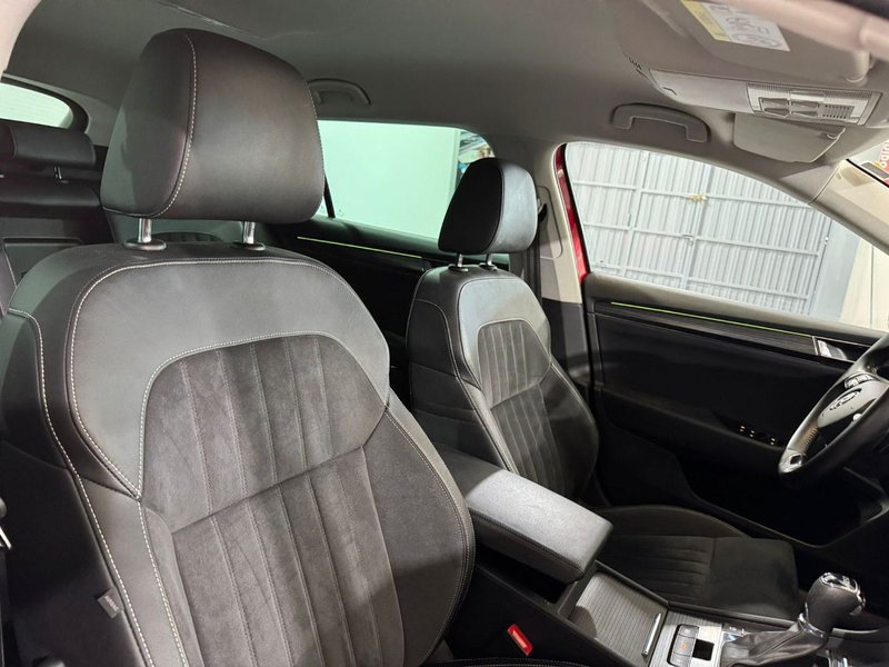 Škoda Superb Combi 2.0 TDI Adblue Style 2021, foto 6