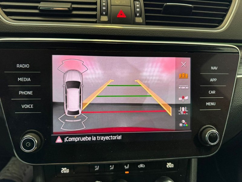 Škoda Superb Combi 2.0 TDI Adblue Style 2021, foto 21
