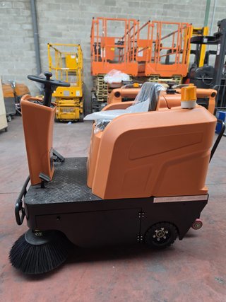 Barredora Industrial Autónoma Naranja