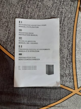Nevera mini a gas y luz