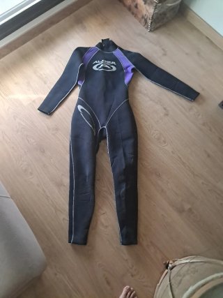 Traje Neopreno Unisex Alder Talla 16. Equivale a M