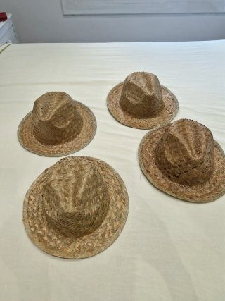 Sombrero de paja tejido