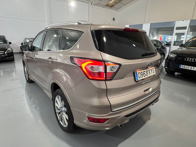 FORD Kuga Vignale 2.0 TDCi 132kW 4x4 PowerShift