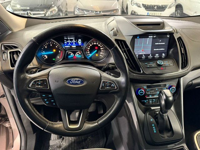FORD Kuga Vignale 2.0 TDCi 132kW 4x4 PowerShift